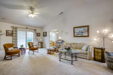 3828 Eagle Pkwy, Redding, CA 96001 photo 4