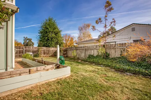 6886 Creekside St, Redding, CA 96001 photo 19