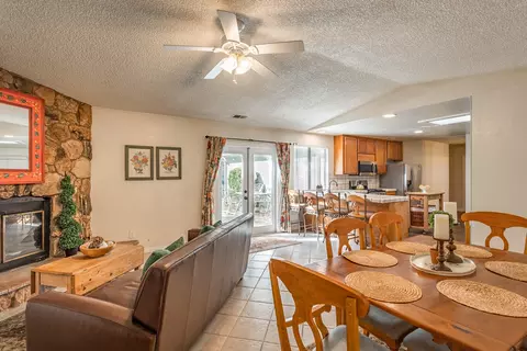 6886 Creekside St, Redding, CA 96001 photo 3