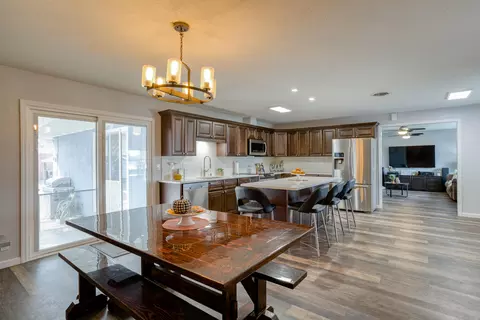 6714 El Camino Dr, Redding, CA 96001 photo 4