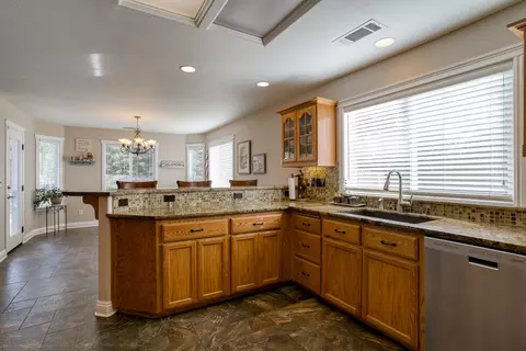 7350 Quiet Dr, Anderson, CA 96007 photo 4