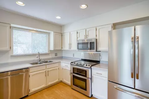 1772 Riviera Dr, Redding, CA 96001 photo 9