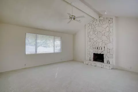 1772 Riviera Dr, Redding, CA 96001 photo 3
