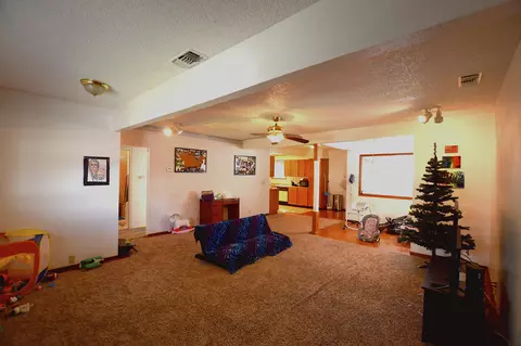 740 West St, Redding, CA 96001 photo 2