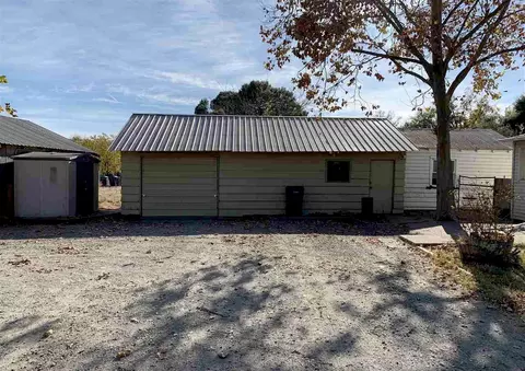 545 Sykes Ave, Red Bluff, CA 96080 photo 2