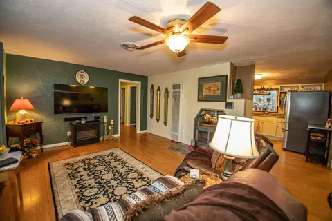 1670 Howard St, Anderson, CA 96007 photo 6