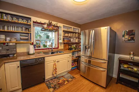 1670 Howard St, Anderson, CA 96007 photo 8