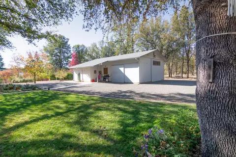 11920 Old Oregon Trl, Redding, CA 96003 photo 20
