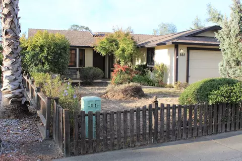 862 Monarch Ct, Redding, CA 96003 photo 1