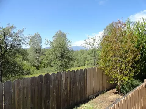 862 Monarch Ct, Redding, CA 96003 photo 11