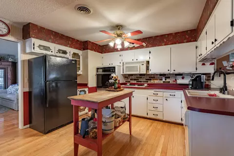 6701 Southgate Dr, Redding, CA 96001 photo 6
