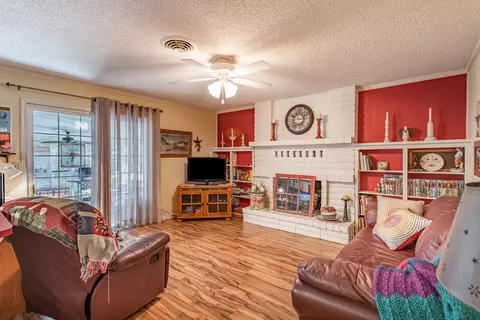 6701 Southgate Dr, Redding, CA 96001 photo 8