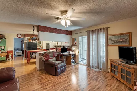 6701 Southgate Dr, Redding, CA 96001 photo 9