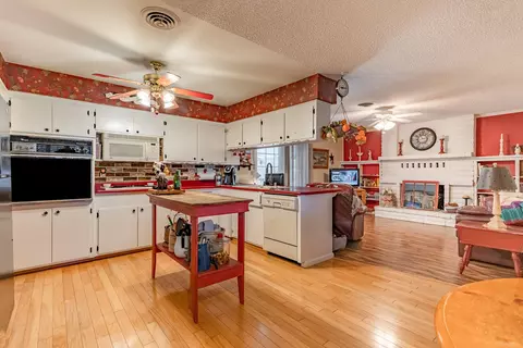 6701 Southgate Dr, Redding, CA 96001 photo 5