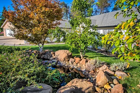 1312 Empress Ln, Redding, CA 96002 photo 4