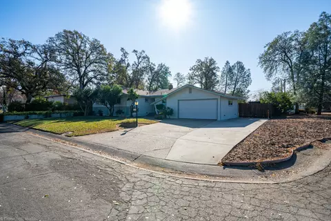 1280 Norman Dr, Redding, CA 96002 photo 4