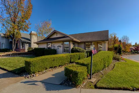 1911 Vineyard Trl, Redding, CA 96003 photo 1