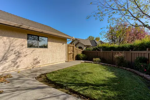 1911 Vineyard Trl, Redding, CA 96003 photo 21