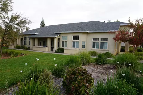1278 Mighty Oak Ln, Redding, CA 96002 photo 1