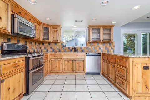 3391 Cutlas Ct, Redding, CA 96001 photo 5