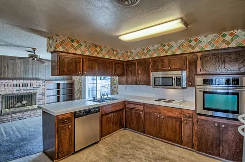 6672 Ferndale Dr, Redding, CA 96001 photo 4