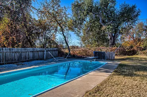 6672 Ferndale Dr, Redding, CA 96001 photo 2