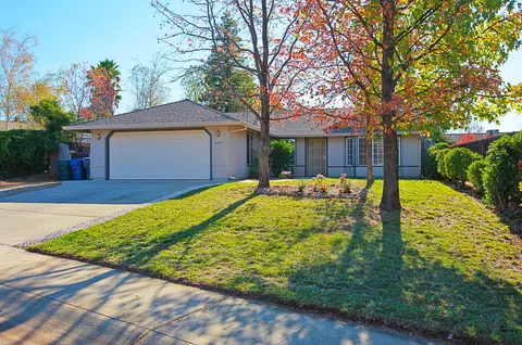 2897 Salmonberry Dr, Redding, CA 96003 photo 1