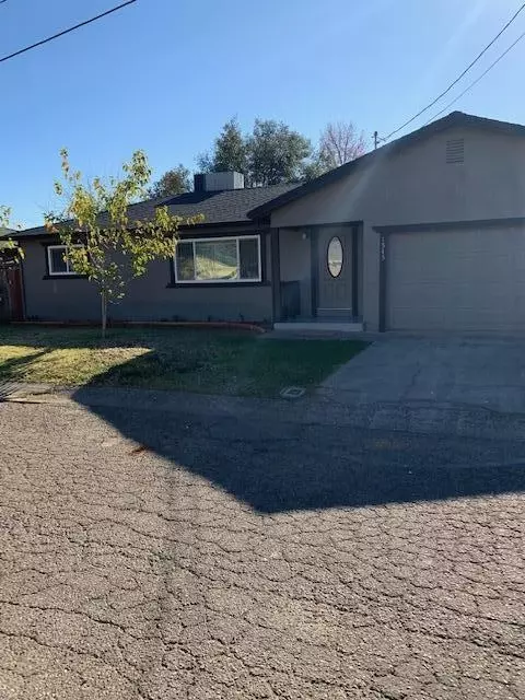 1545 Yale Ct, Redding, CA 96002 photo 1