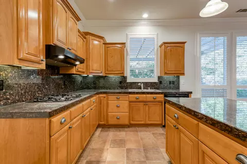 4341 Key West Dr, Redding, CA 96002 photo 11