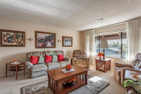 3737 Oro St, Redding, CA 96001 photo 4