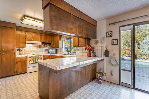 3737 Oro St, Redding, CA 96001 photo 10