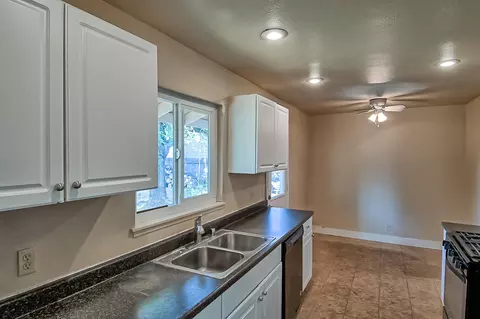 2822 Regal Ave, Redding, CA 96002 photo 13