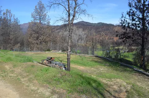 11588 Wieland St, Redding, CA 96001 photo 3