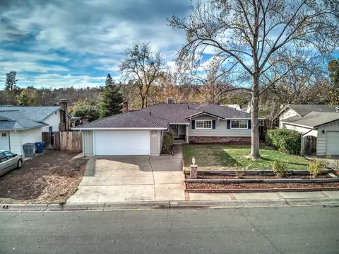 6476 Kimberly Dr, Redding, CA 96001 photo 2