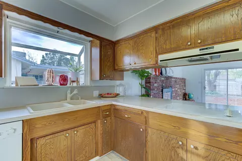 6476 Kimberly Dr, Redding, CA 96001 photo 5