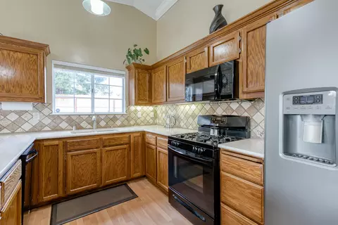 11520 Amir Ct, Redding, CA 96003 photo 12