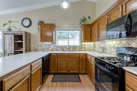 11520 Amir Ct, Redding, CA 96003 photo 13