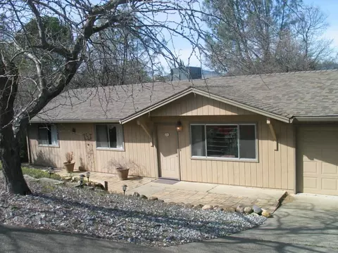 3882 Patterson Ct, Redding, CA 96003 photo 2