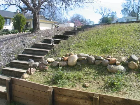 3882 Patterson Ct, Redding, CA 96003 photo 3