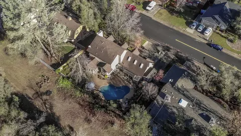 1725 Edgewood Dr, Redding, CA 96003 photo 42