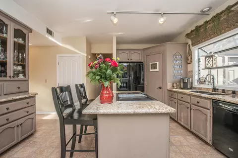 1725 Edgewood Dr, Redding, CA 96003 photo 12
