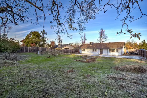 2949 Pawnee Ct, Redding, CA 96001 photo 17