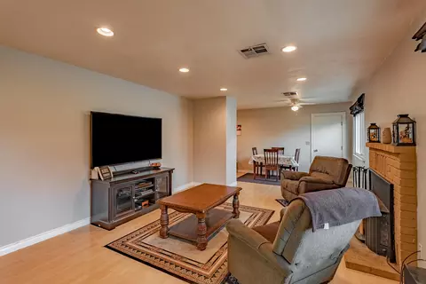 2331 Belladonna St, Redding, CA 96002 photo 4