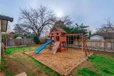 2331 Belladonna St, Redding, CA 96002 photo 17