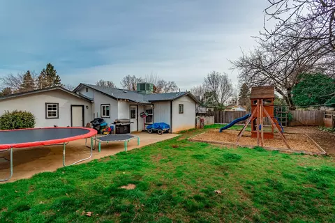 2331 Belladonna St, Redding, CA 96002 photo 18