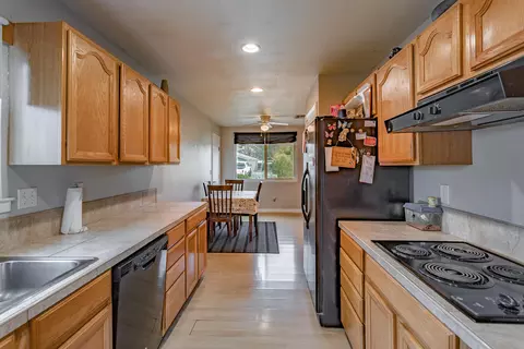 2331 Belladonna St, Redding, CA 96002 photo 7