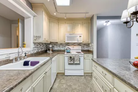 9758 Logan Rd, Redding, CA 96003 photo 11