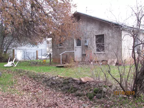 558 Parsons Dr, Redding, CA 96002 photo 2