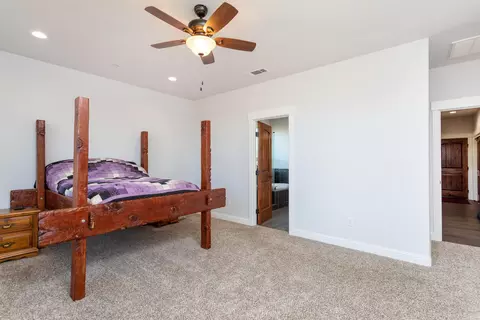 10830 Green Oaks Ln, Redding, CA 96003 photo 16