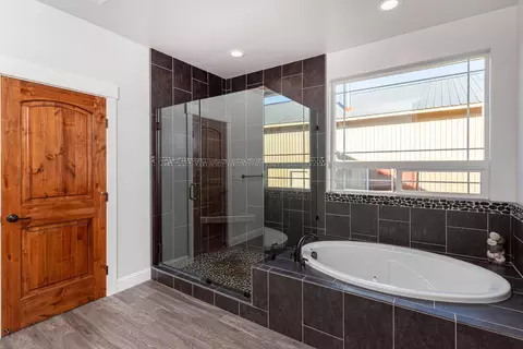 10830 Green Oaks Ln, Redding, CA 96003 photo 17